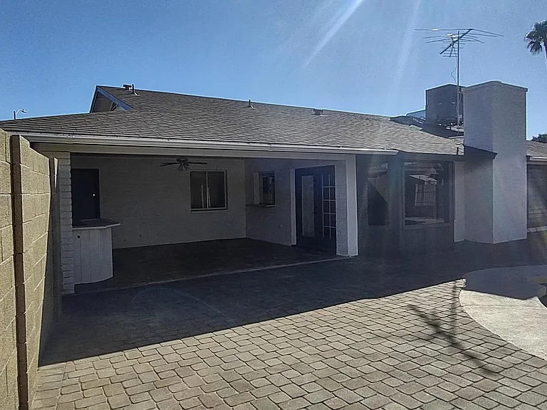240 E Muriel Dr — Photo 25