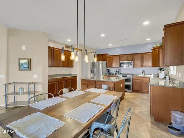 6095 S Jakemp Trl, Tucson, AZ 85747