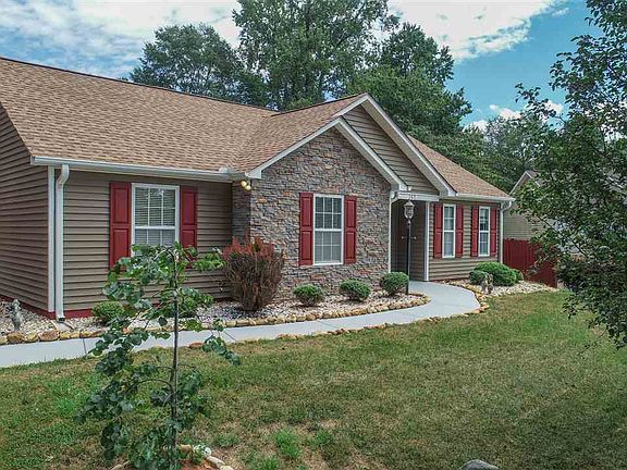 3rd image of 167 Caroway Ct