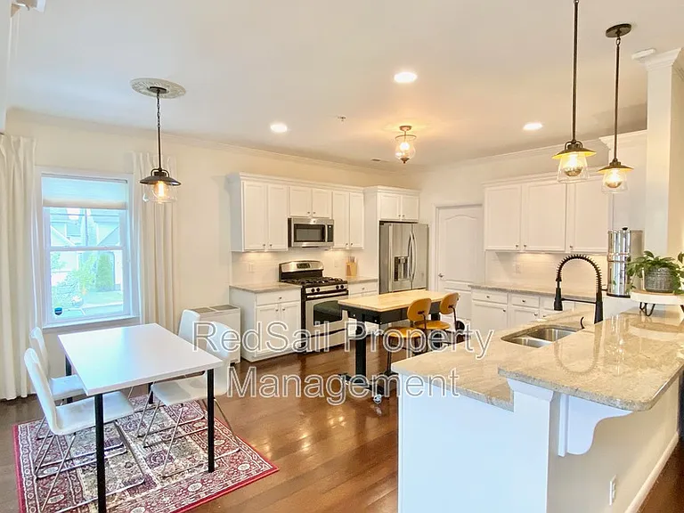 216 S 2nd St — Photo 8