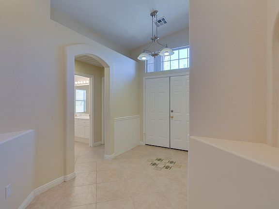 2nd image of 469 Garrafon Bay St