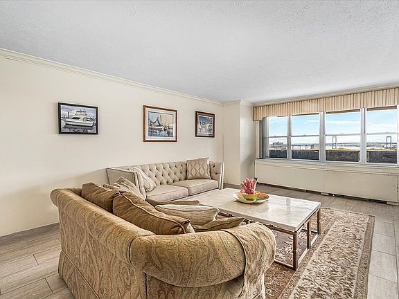 5th image of 1785 215th St APT 14D