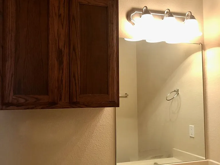 1017 Newcastle Dr — Photo 9