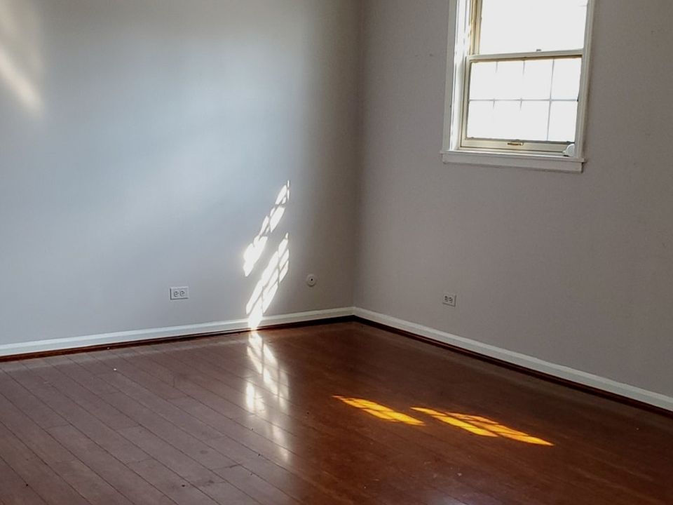 2nd image of 2156 Rugen Rd APT B