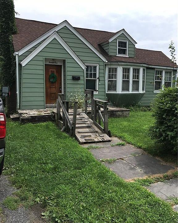 1st image of 21 Dubois St