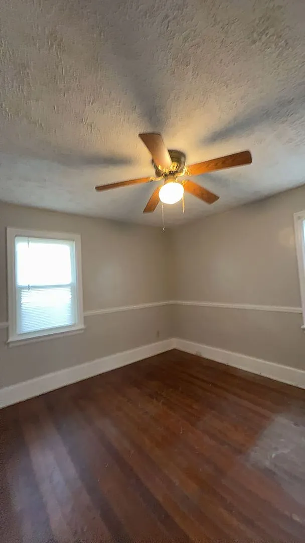 1901 Dellwood Ave — Photo 1