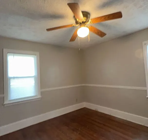 1901 Dellwood Ave — Photo 1
