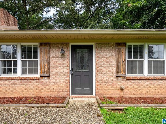 3rd image of 15095 Honeybrook Ln