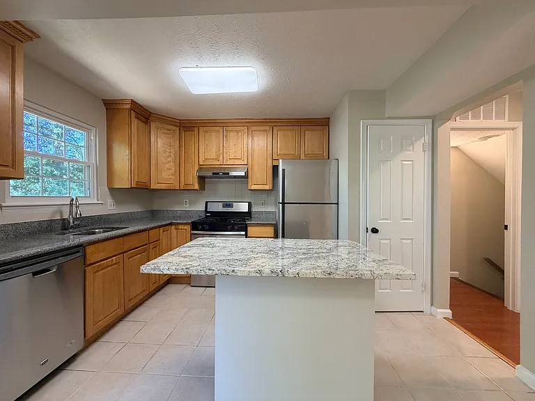 19533 Fetlock Dr — Photo 15