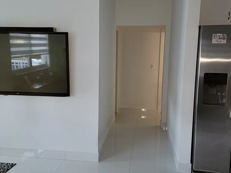 6300 SW 21st St — Photo 3