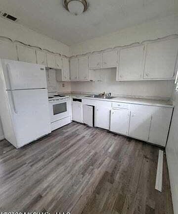 2nd image of 630 Capital Ave #4