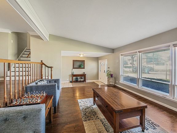 3rd image of 1903 E Hopi Ln