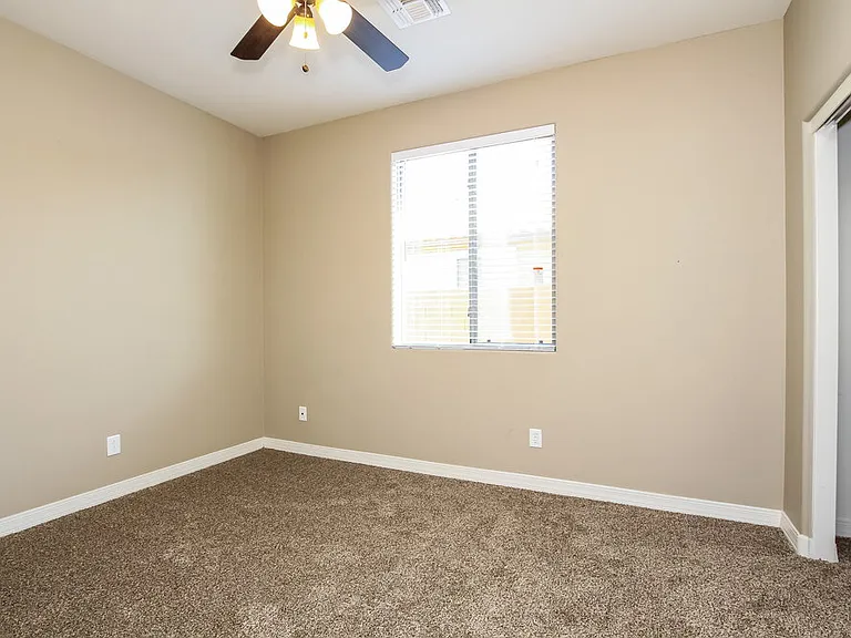 2534 W Beverly Rd — Photo 10