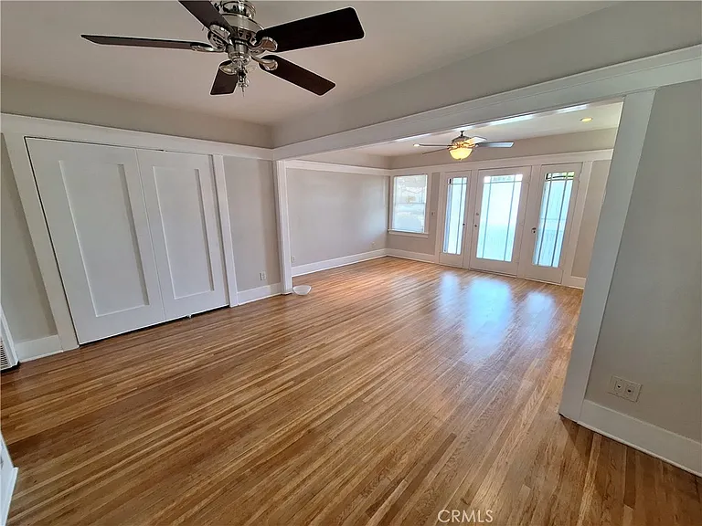 547 W Wilshire Ave — Photo 10
