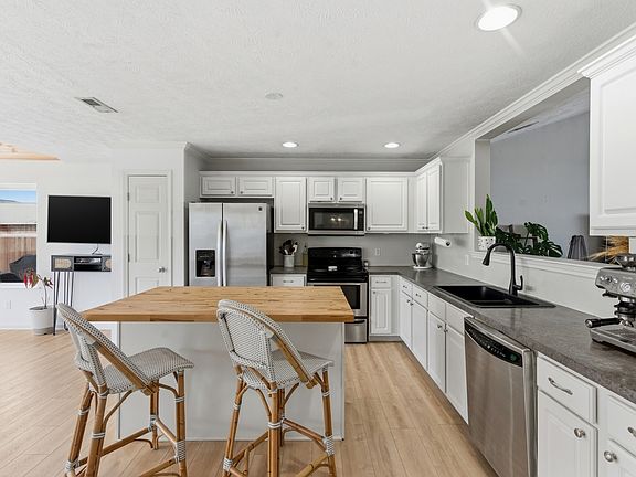 5th image of 5509 Escalade Dr