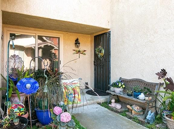 4th image of 853 Sandberg Ln