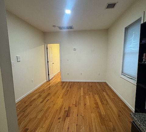 3rd image of 257 Grove St APT 3