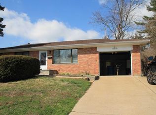 11015 Modesto Dr, Saint Ann, MO 63074
