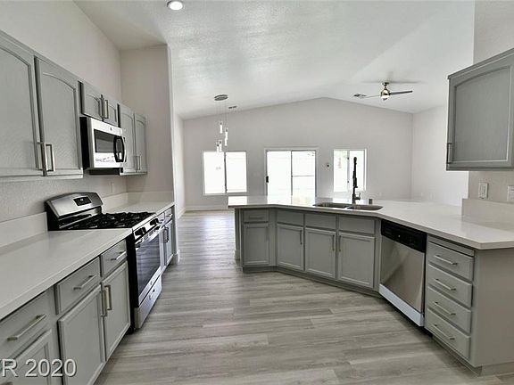 3rd image of 6012 Bungalow Bay St