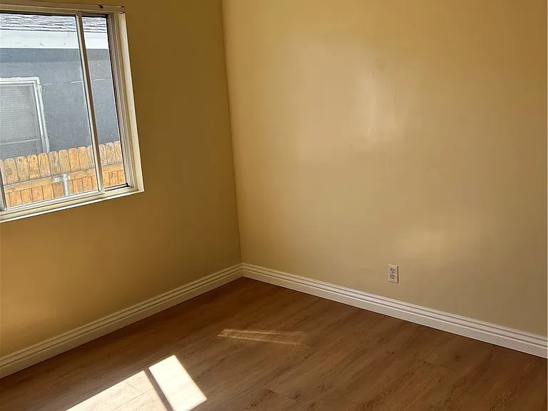 669 W Ofarrell St — Photo 24
