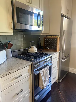 Rented by Brown Harris Stevens | media 9