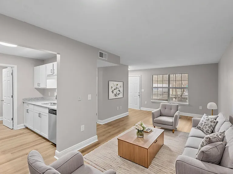 Pebble Creek Apartments — Photo 2