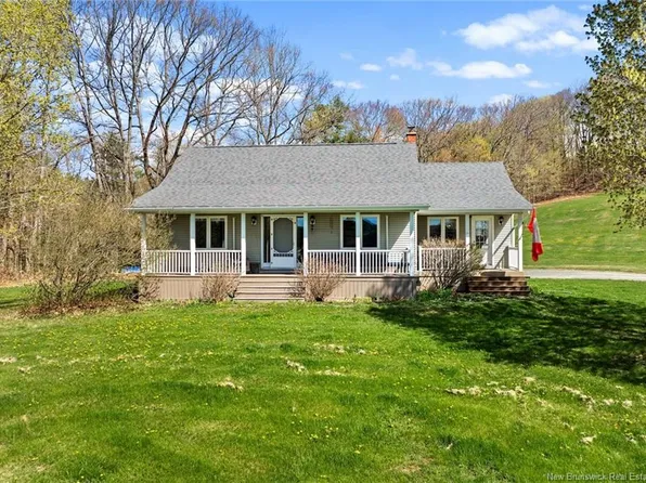 13 Lynch Ln, Douglas, NB E3G 7V8