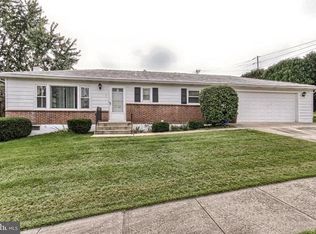 1 Hunter Ln, Camp Hill, PA 17011