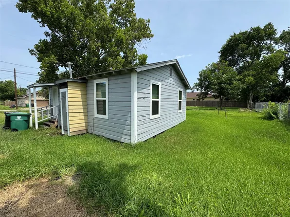 6914 Radcliffe St, Houston, TX 77091