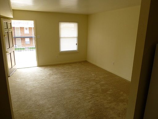 2nd image of 3906 Chamberlayne Ave APT 11