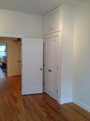 Rented by Bedford Realty USA Corp | media 8