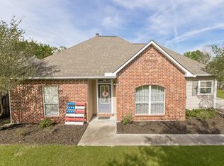 17105 W Willow Dr, Prairieville, LA 70769