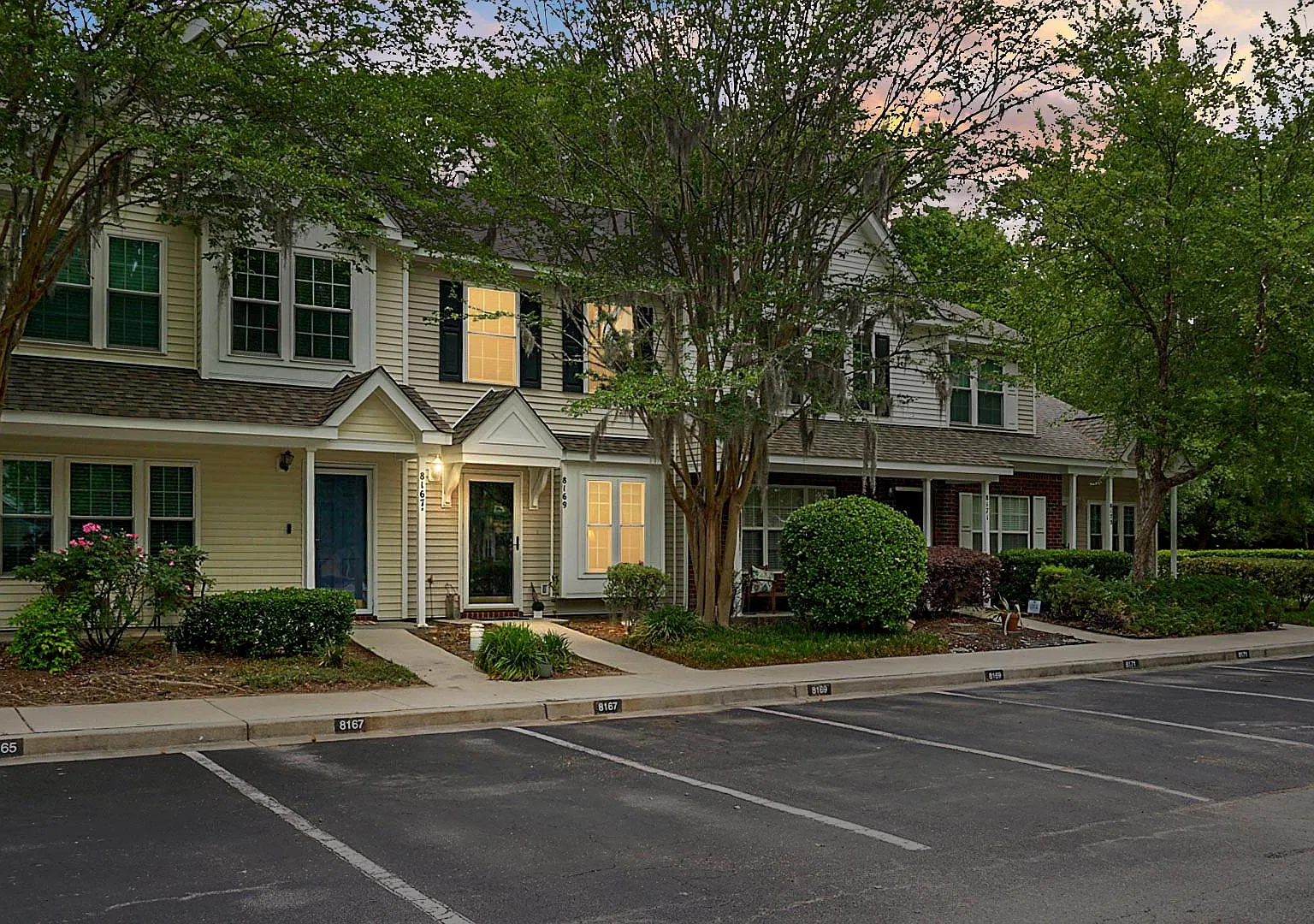 8169 Shadow Oak Dr - . — Photo 1