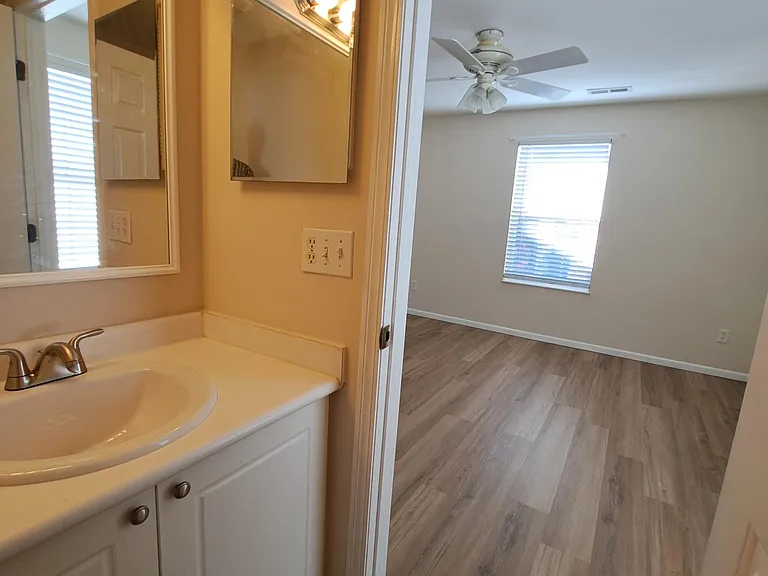 2361 Hotchkiss St — Photo 15