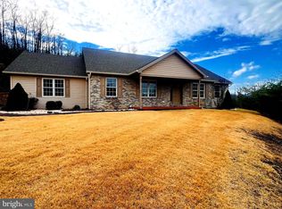 956 S Lakewood Dr, Ridgeley, WV 26753