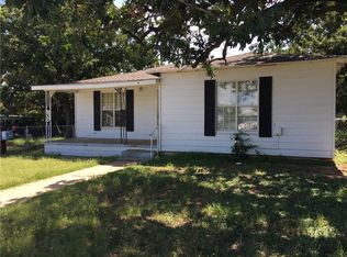 207 Smith St, Graham, TX 76450