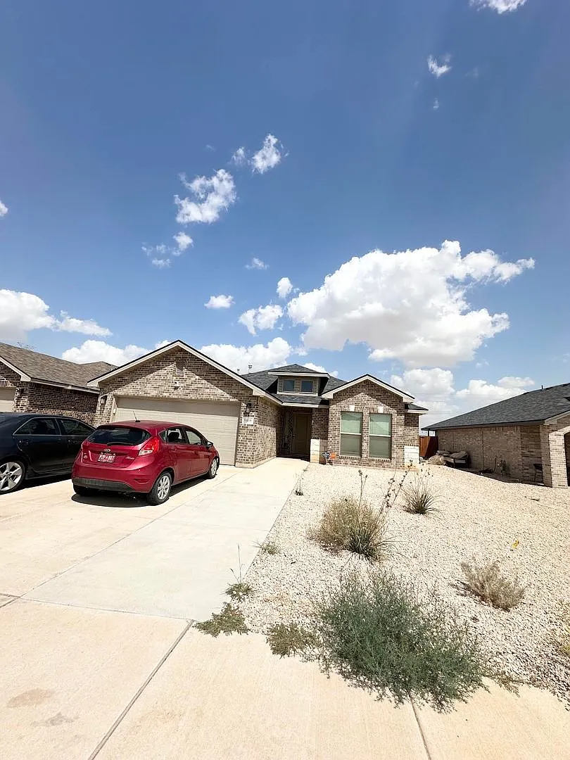 3 Bed 2 Bath For Rent! Available 10/1/26 — Photo 1