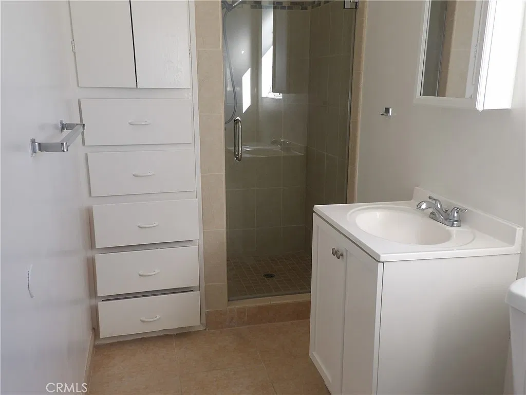 1 bed, 550 sqft, $1,800 — Photo 2