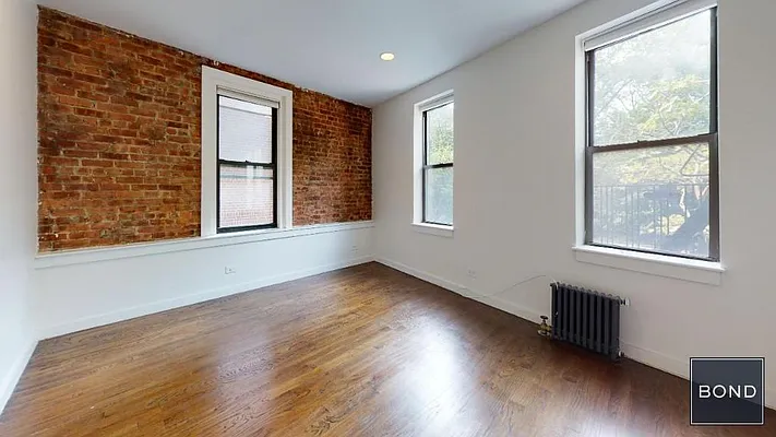 Rented by Bond New York | media 22