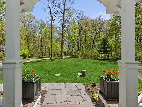 5th image of 17106 River Bluff Dr