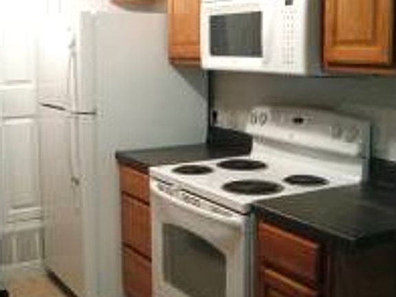 3rd image of 1015 Mississippi St APT 7