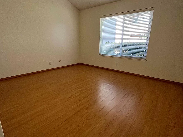 1044 Regency Knoll Dr — Photo 5