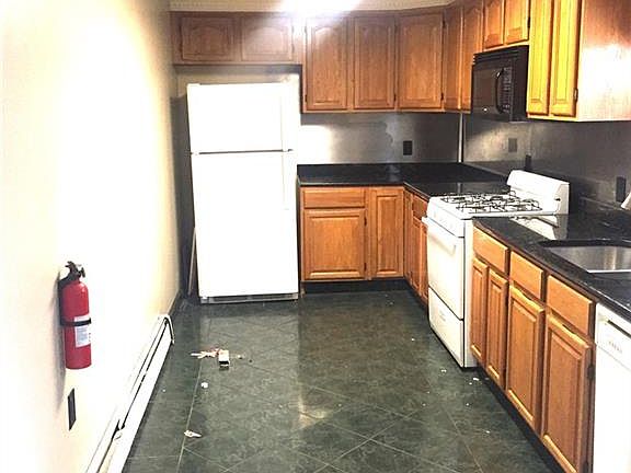 2nd image of 9 Prospect Hill Ave #11
