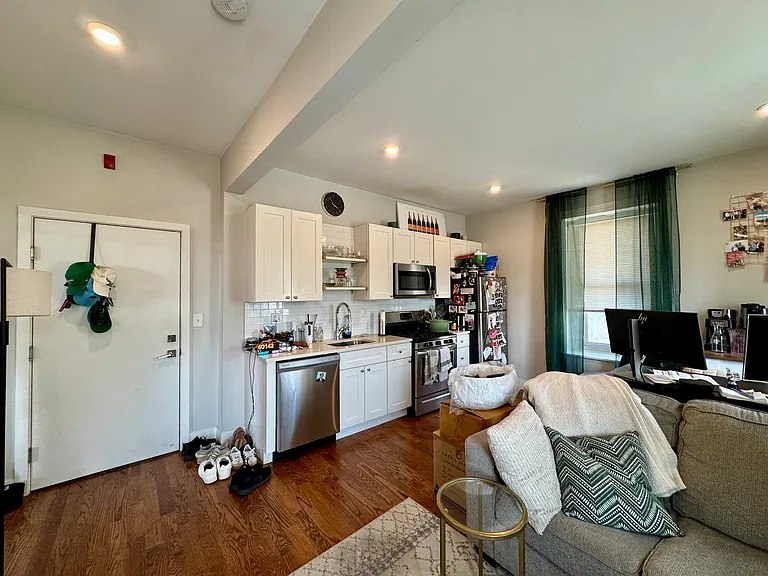 6802 Chew Ave #4 — Photo 5