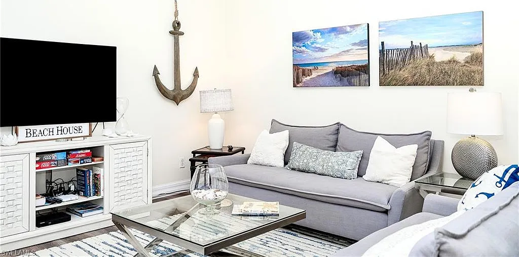 2 bed, 2.0 bath, 1350 sqft, $7,500 — Photo 4
