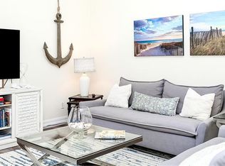 586 Beachwalk Cir #O-305, Naples, FL 34108