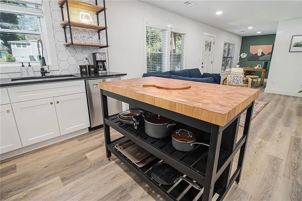 2 bed, 2.0 bath, 1053 sqft, $1,800 — Photo 4