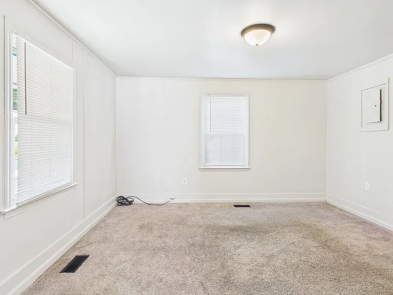 119 Railroad St — Photo 6