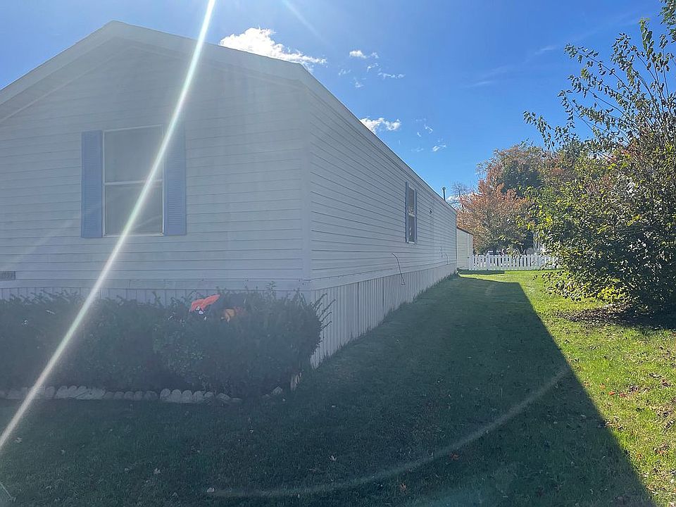 2nd image of 39147 Wyoming Dr