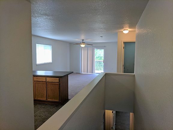 3rd image of 1225 Newfoundland Dr